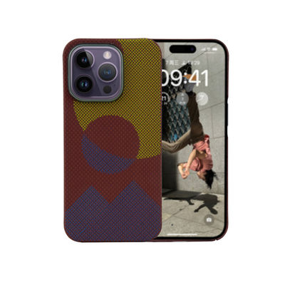 Cuerpo telefónico de fibra de carbono de patrón de lujo personalizado de aramida para iPhone 16 Pro Max con 0,8 mm de espesor y 16 g de peso