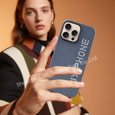 Glow In The Dark Super Light Cobertura móvil de fibra de carbono de aramida para el iPhone 17 Pro